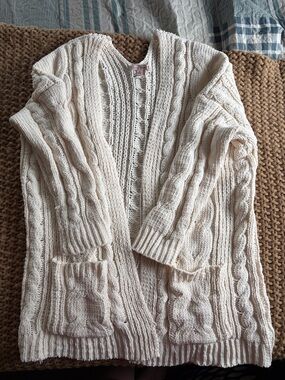 Love Tree Cream Cable-Detail Open Cardigan